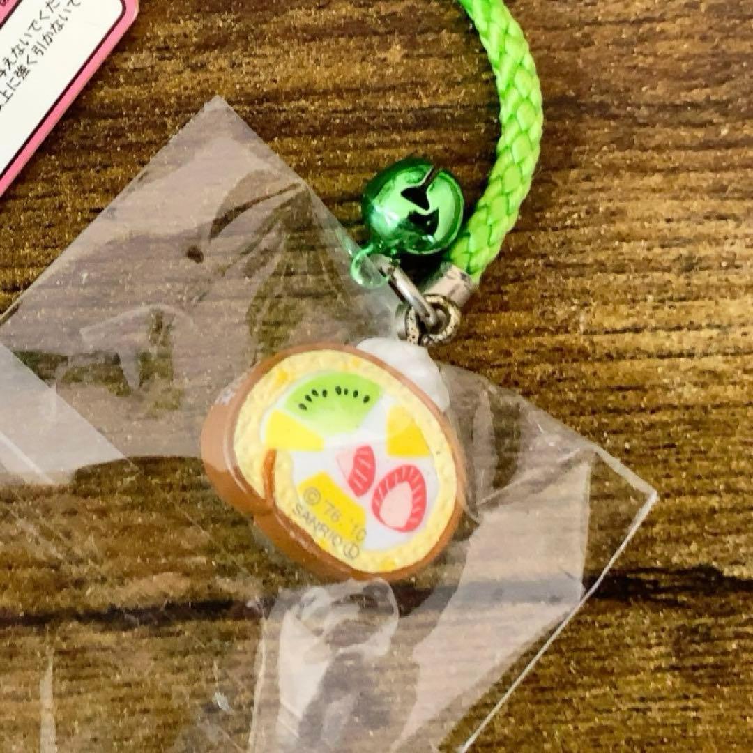 【激レア】ご当地キティ　スイーツ　根付け ストラップ ロールケーキ　バージョン