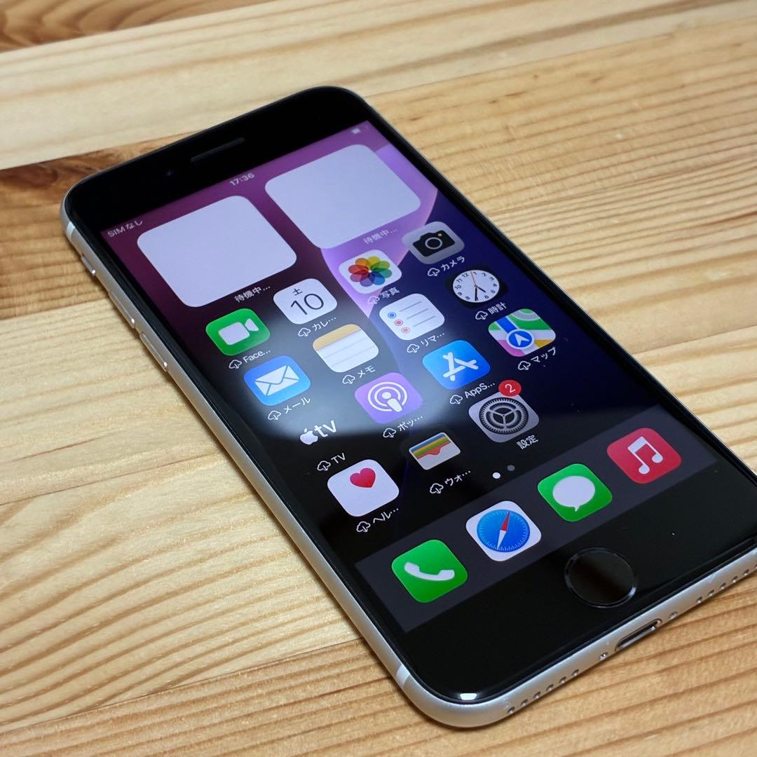 s*☆様 バッテリー新品　iPhoneSE第3世代64GB SIMフリー　美品