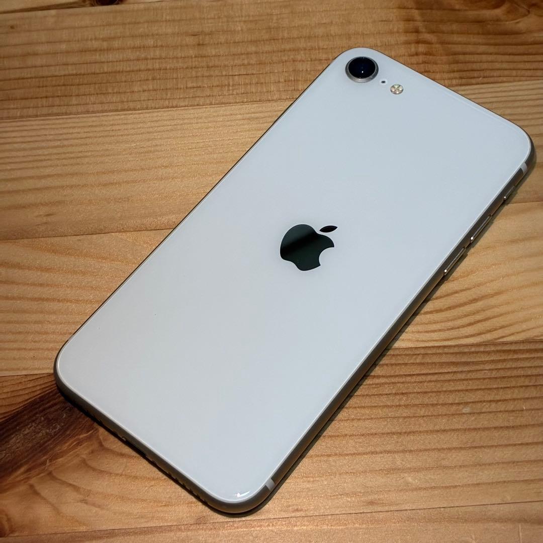 s*☆様 バッテリー新品　iPhoneSE第3世代64GB SIMフリー　美品