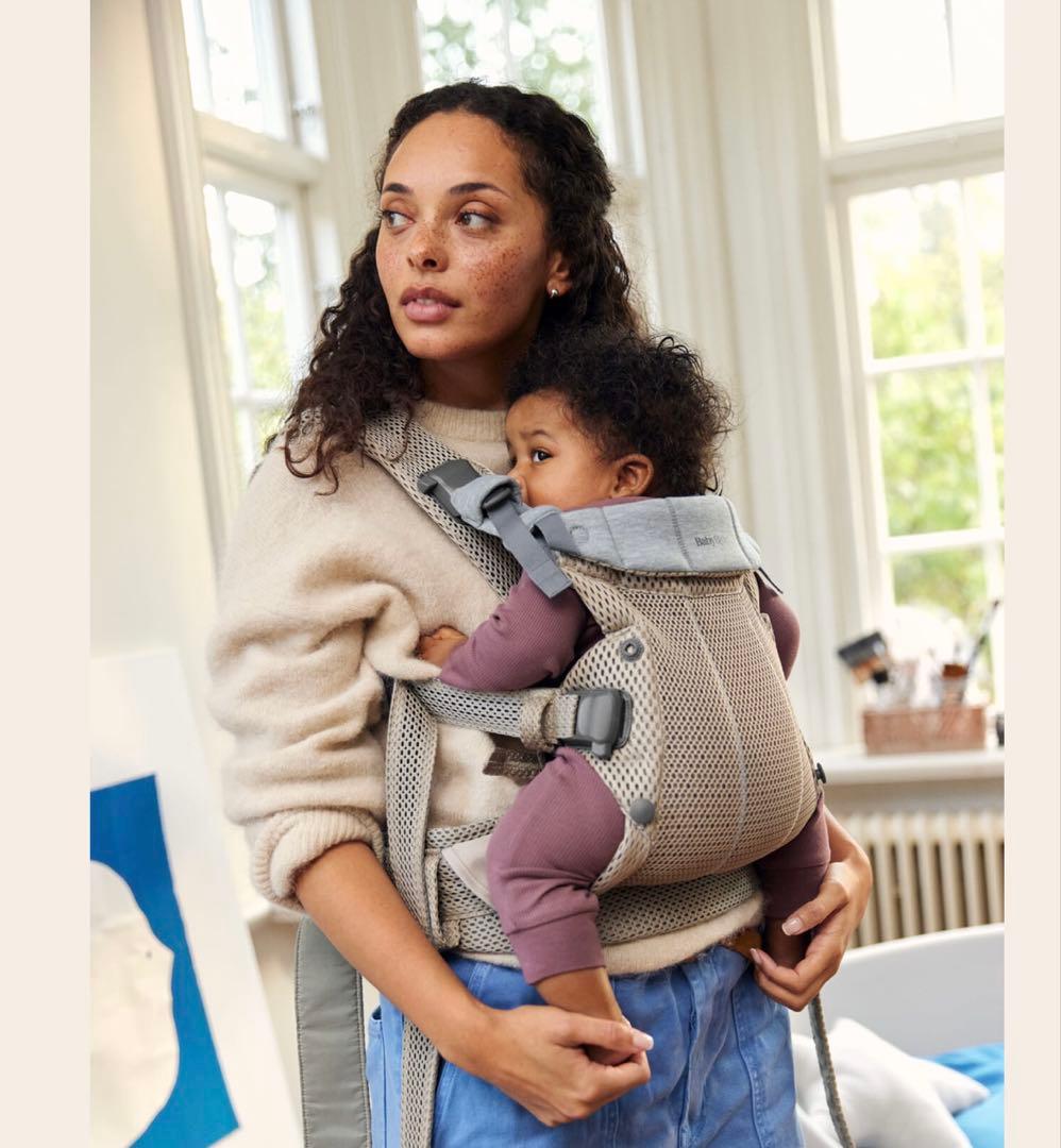 ベビービョルン　ハーモニー抱っこ紐 グレーベージュ