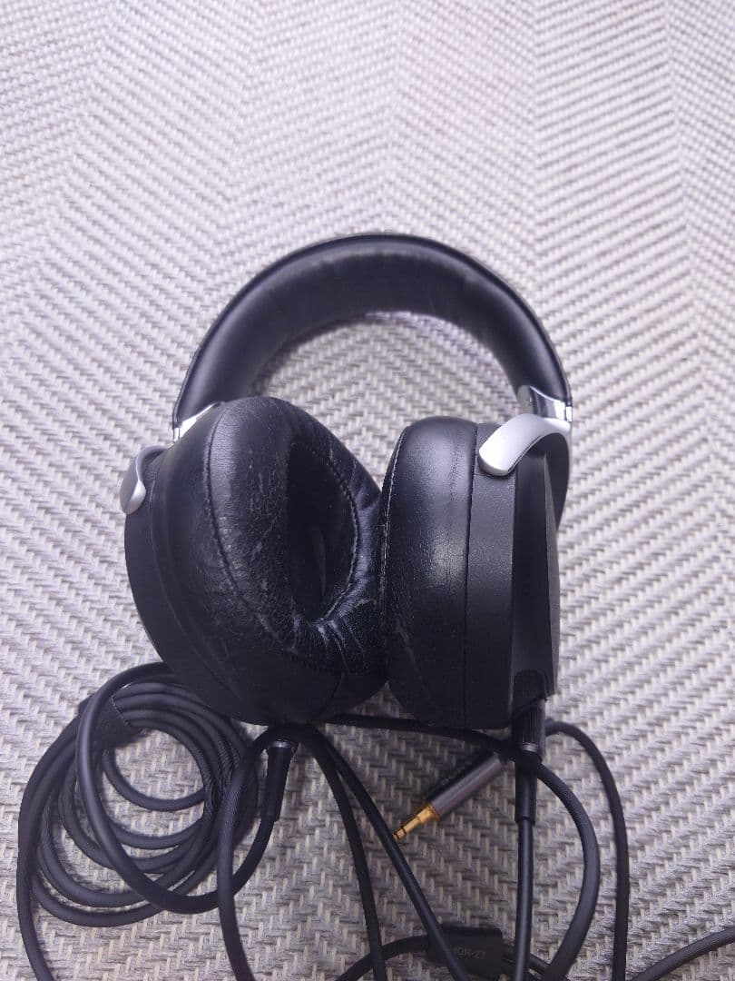ソニー　MDR-Z7　有線ヘッドホン