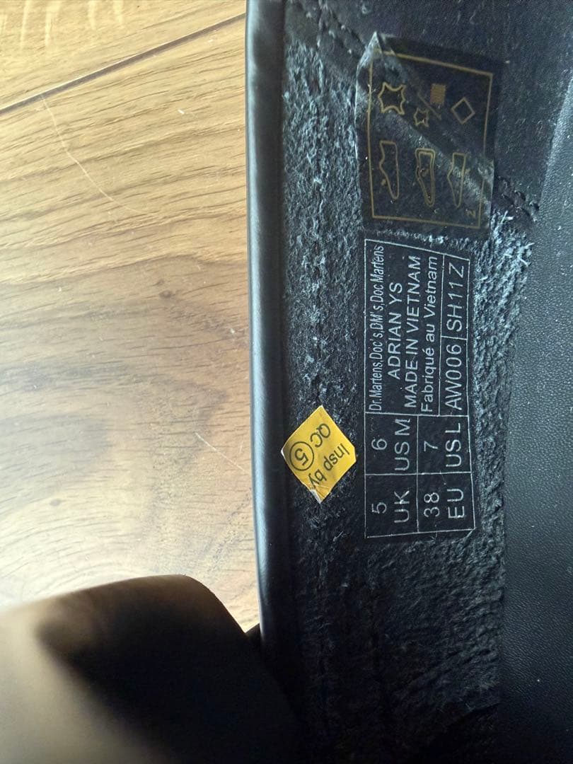 ほぼ新品未使用ドクターマーチン タッセルローファーUK5