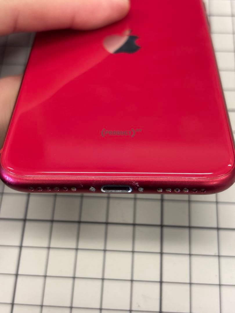 Apple iPhone SE第二世代　RED 本体　SIMフリー