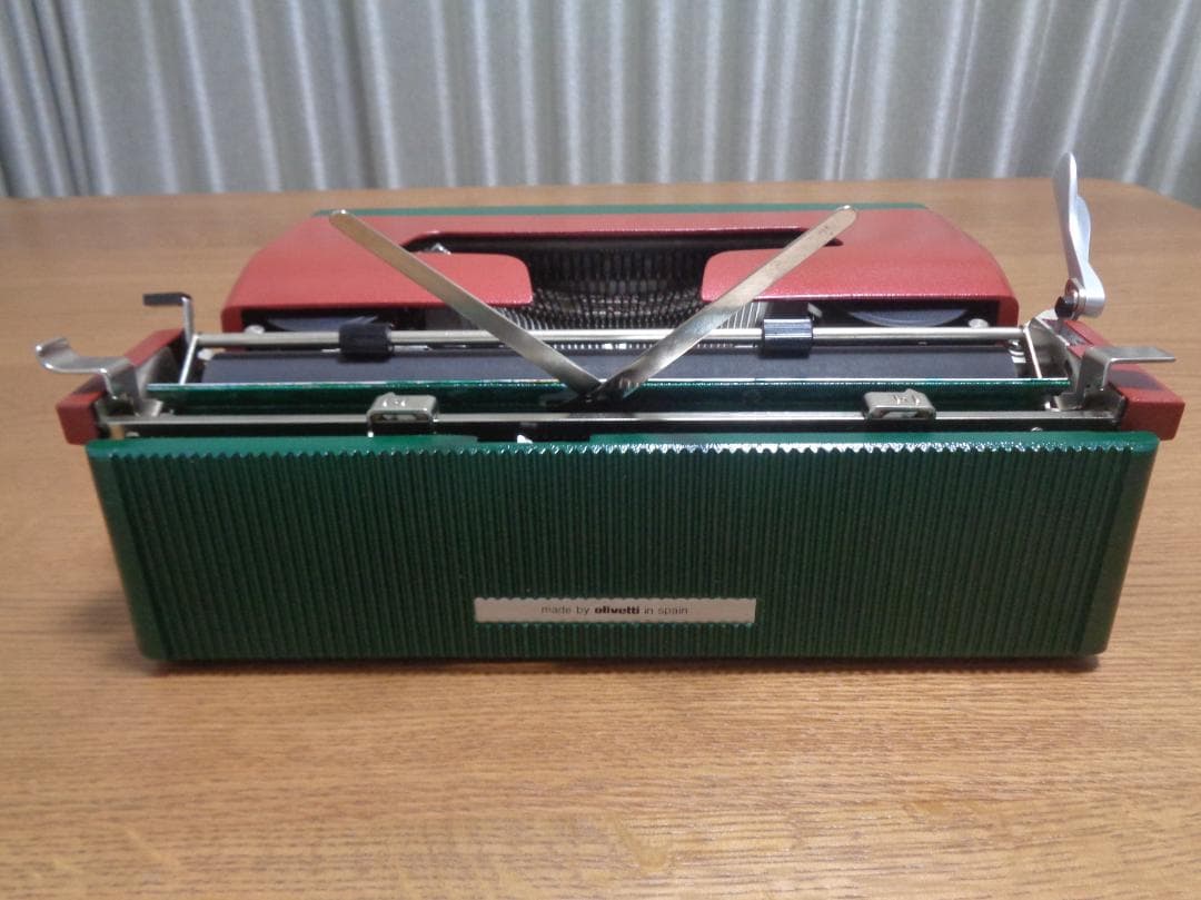 GUCCIケース olivettilettera32タイプライターシェリーライン