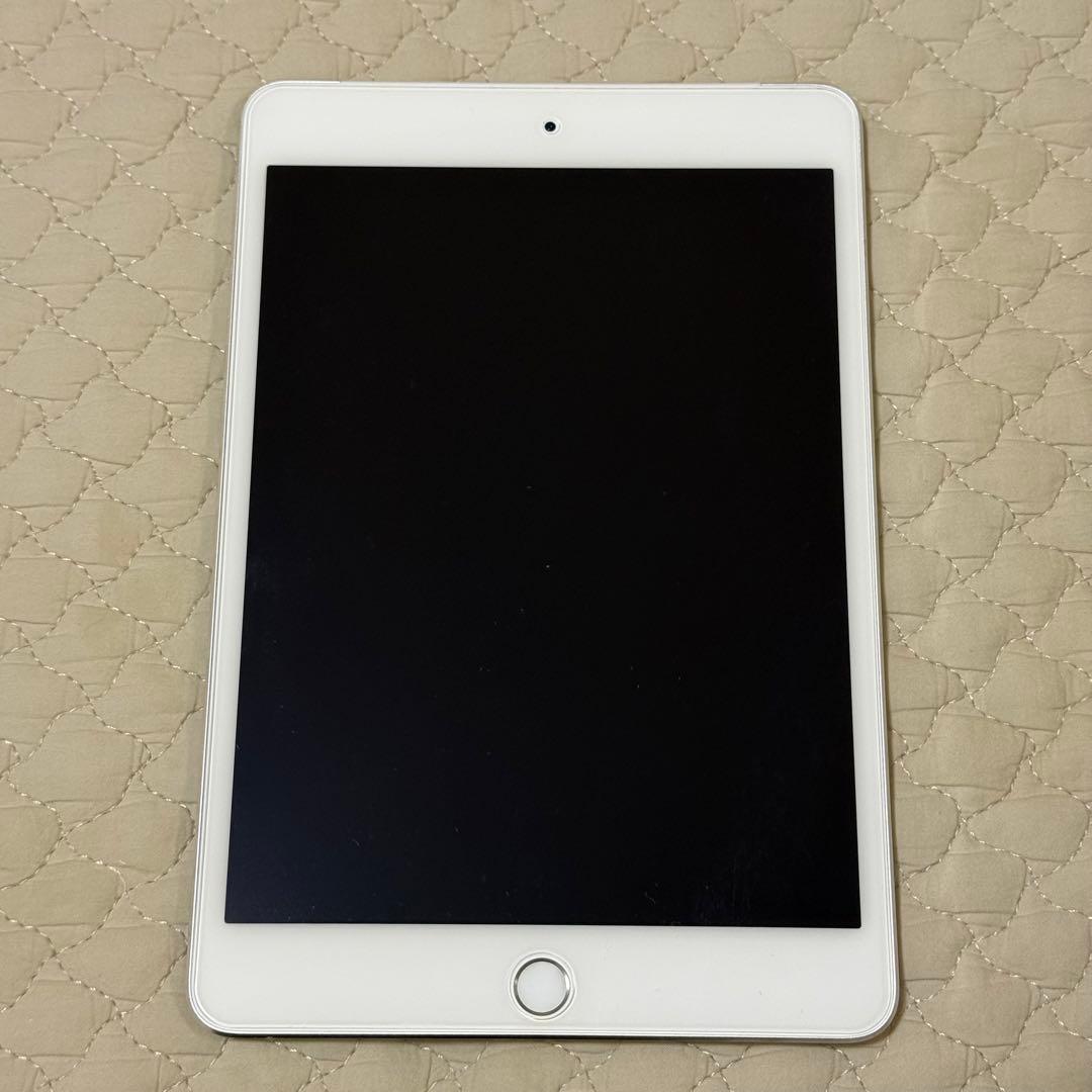 iPad mini 4 128GB シルバー（docomo）本体のみ