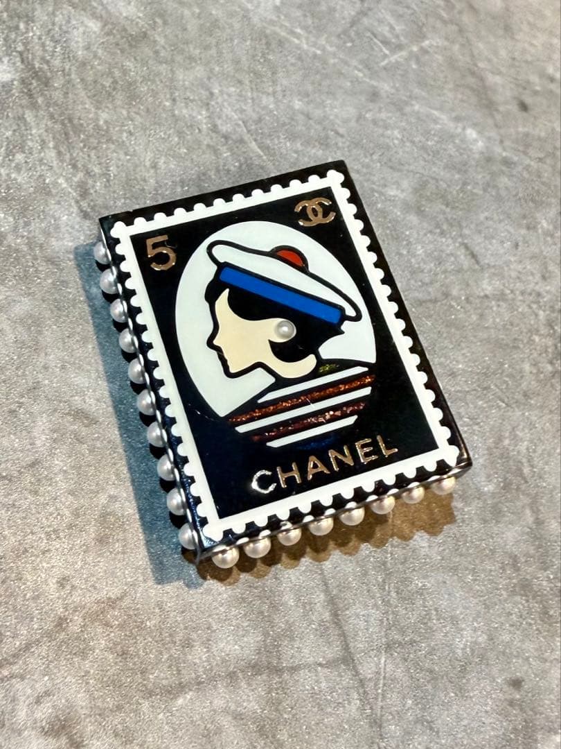 CHANELシャネル PAUSA切手モチーフ ブローチ ココマーク