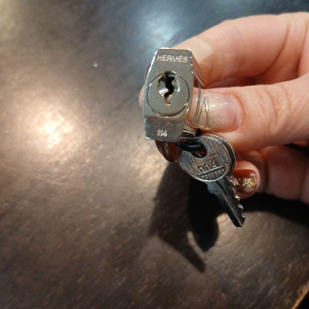 HERME'S 南京錠 2本の鍵付き114