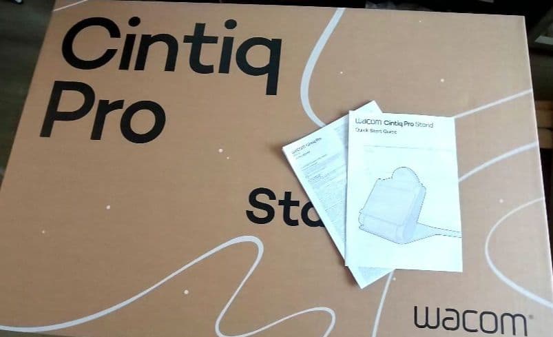 Wacom Cintiq Pro 27 専用スタンド付き