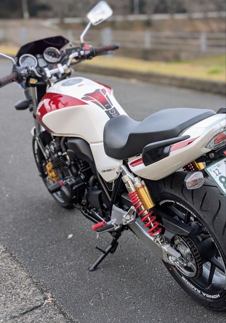 CB400SF nc42 純正シート黒さが光る高品質