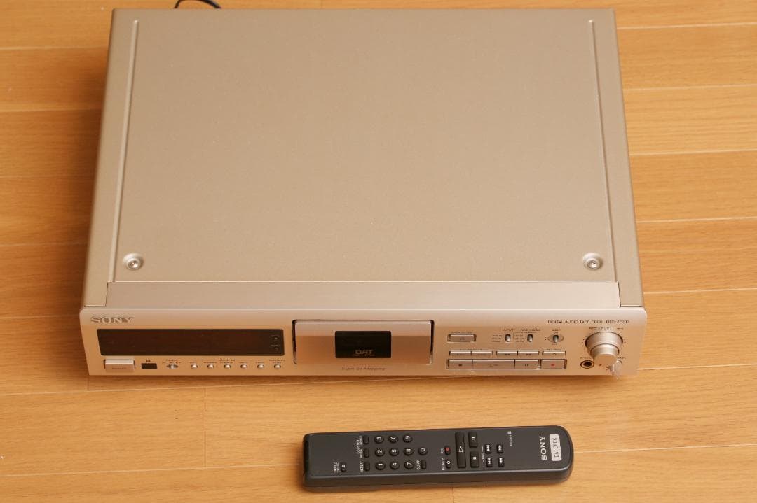 SONY ソニー DATデッキ DTC-ZE700 通電確認のみジャンク品
