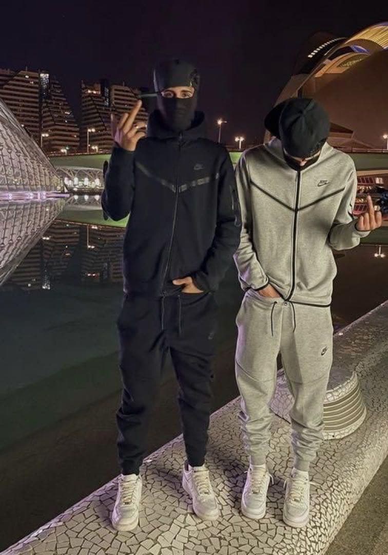 Nike テックフリース　セットアップ　黒