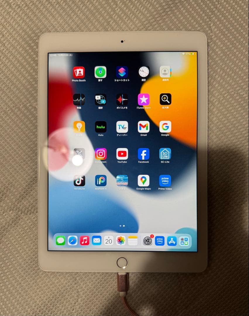Apple iPadAir2 64GB Wi-Fi+セルラー　シルバー　美品