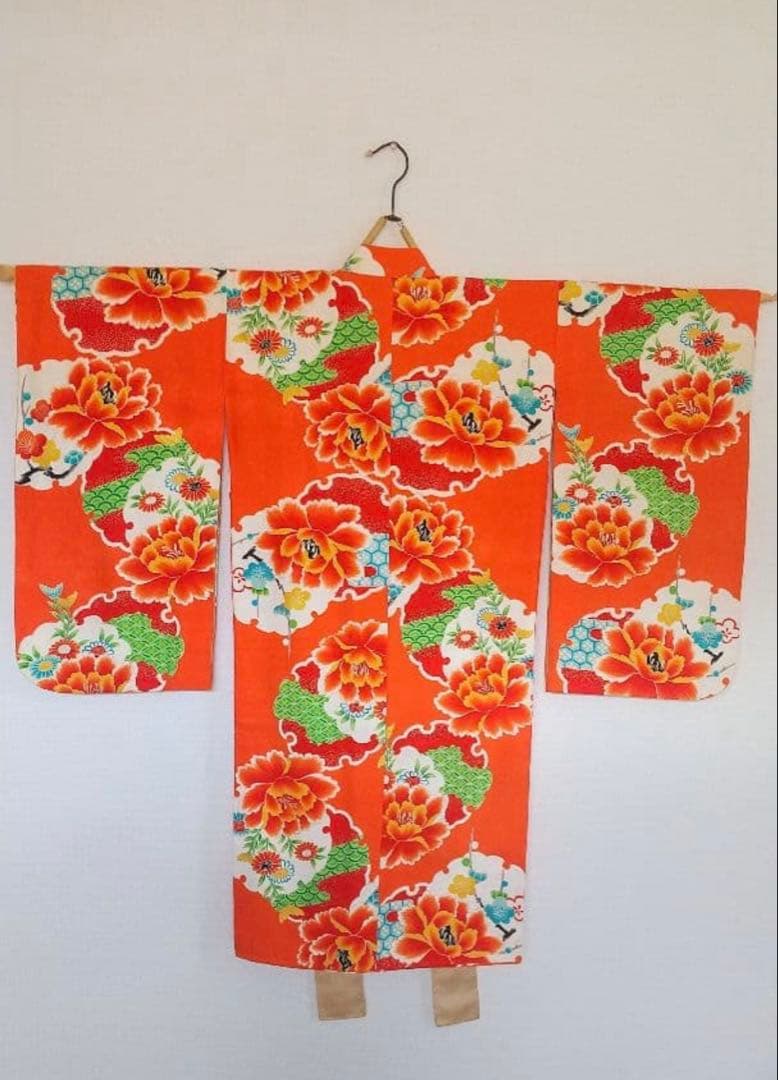 七五三　3歳で使用　オレンジ花柄着物•髪飾りセット