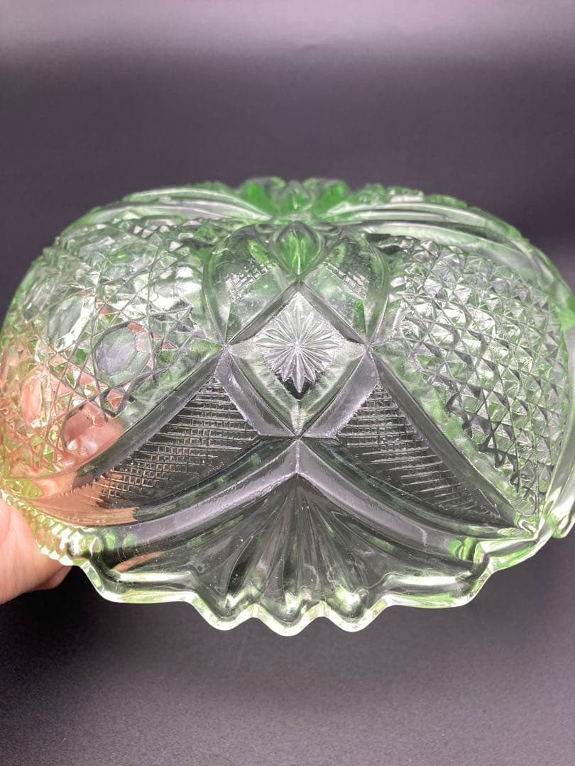 ウランガラス　ガラス鉢　カットガラス　ガラスボウル