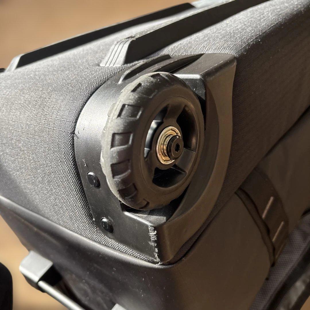 Patagonia 70L ブラックホール・ウィールド・ダッフル［状態良好］