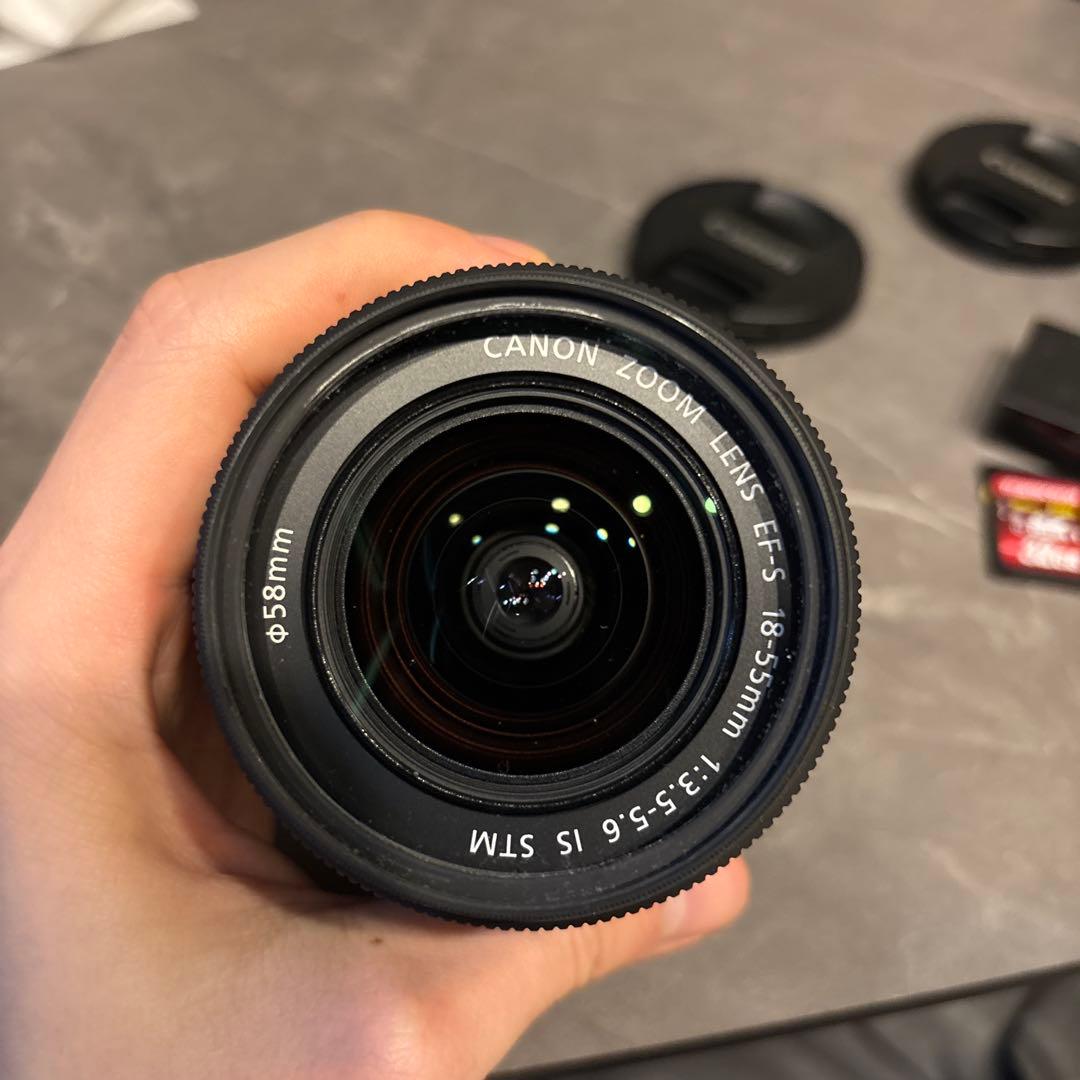 Canon EOS kiss x8i ズームレンズキット、単焦点レンズ