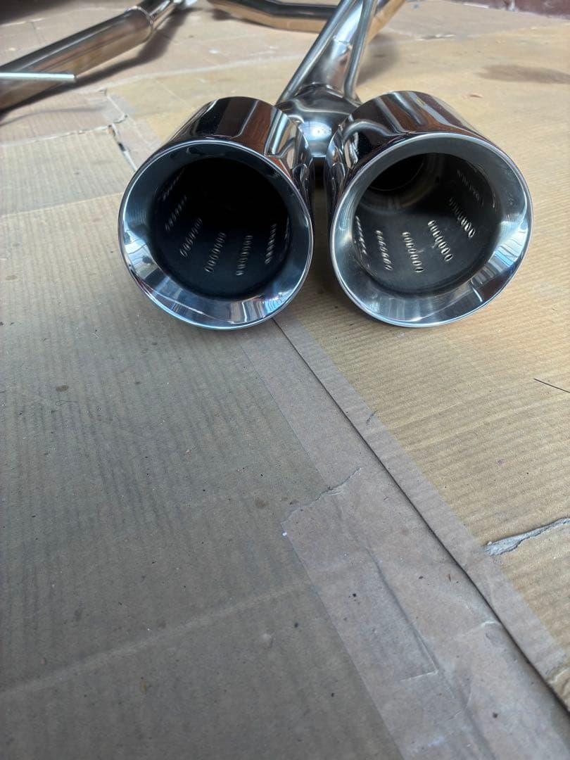 直接引取可・配達は着払い　タントカスタム la600s スリーキャッツマフラー