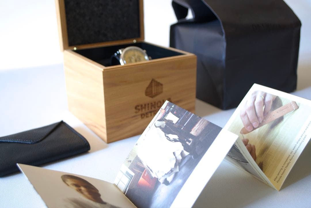 シャイノーラ　クロノグラフ。