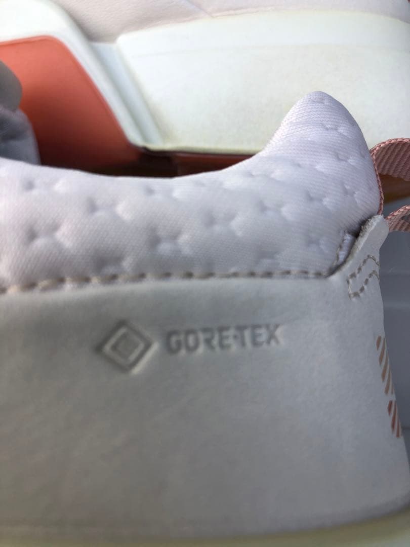 324番 超美品ECCO biom ゴルフシューズ38 24.0cmスパイクレス