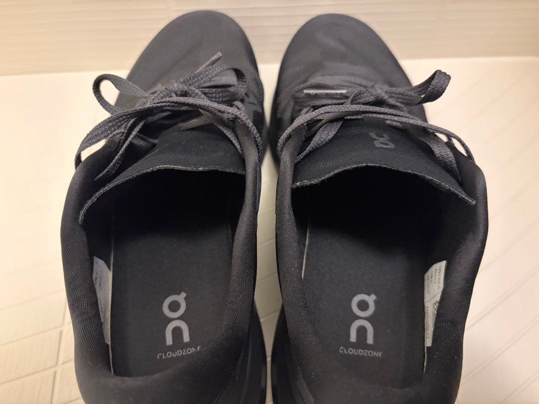 【Onスニーカー】Cloudzone Black | JP 26.5