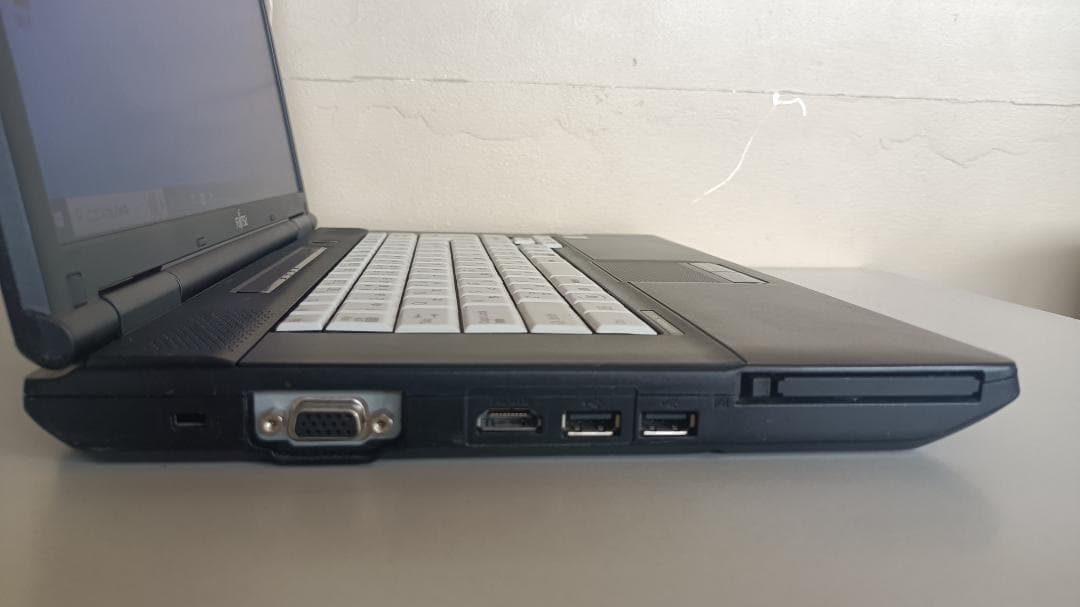 ノートパソコン FUJITSU Core i5 SSD128G メモリ 8G