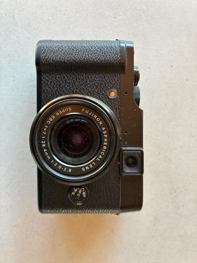 Fujifilm X10 コンパクトデジタルカメラ（ジャンク品）