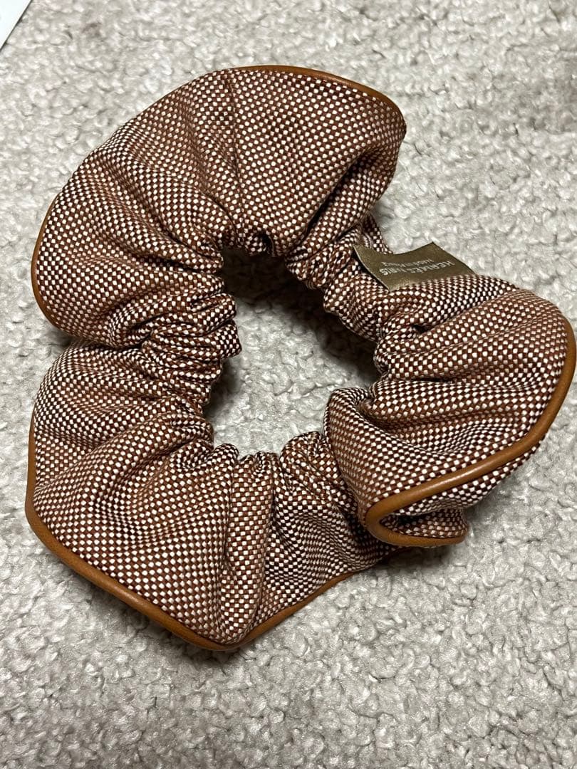 HERMES シュシュ ブラウン・ホワイト