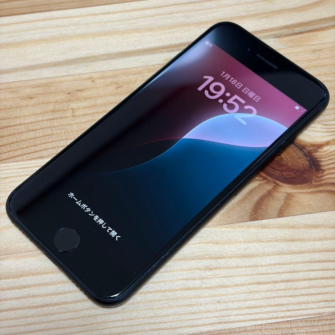 あ*ま様 バッテリー新品　iPhoneSE第3世代64GB SIMフリー　美品
