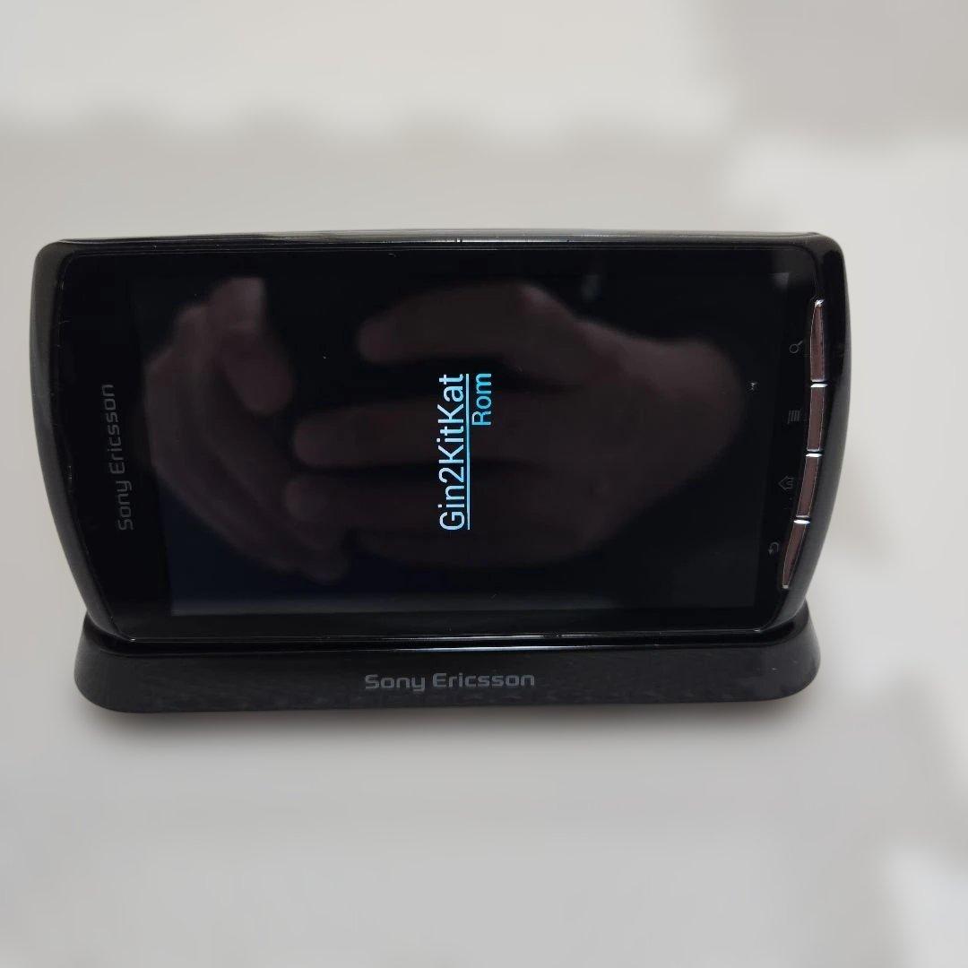スマートフォン本体 Xperia PLAY SO-01D
