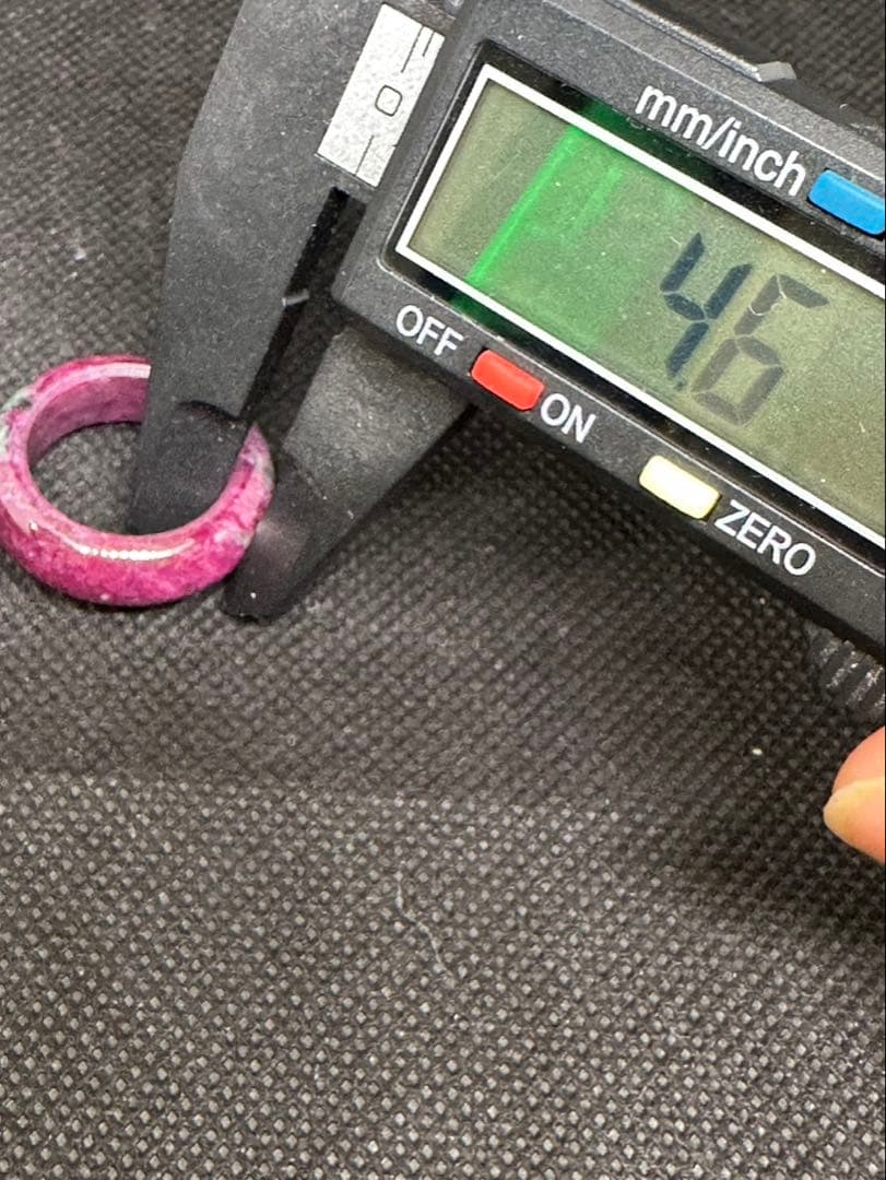 ルビー　くり抜きリング