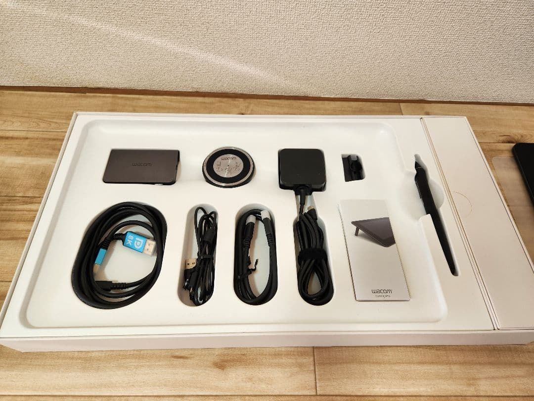 液タブ・ペンタブ Wacom Cintiq Pro 16 DTH-1620/AK0