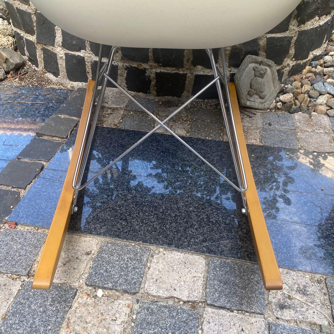 Vitraヴィトラ イームズ アームシェルチェア 焼け検ハーマンミラー値下げ中