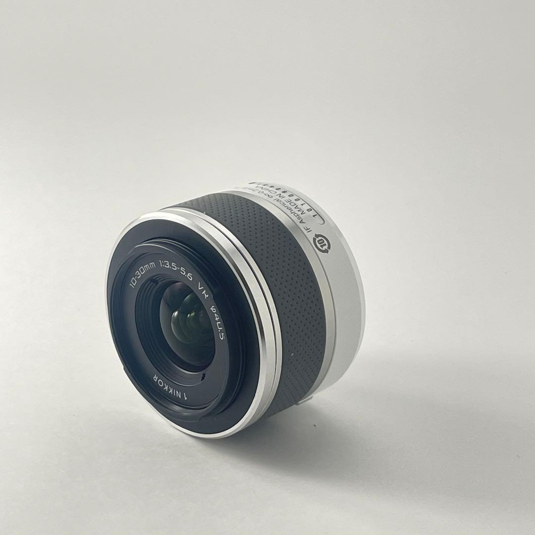 【ショット数2000・返品保証】Nikon1 J3ホワイト 標準レンズキット