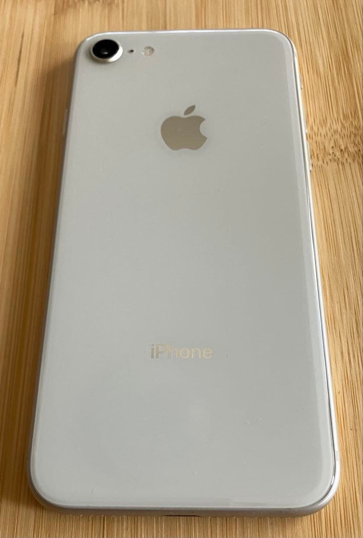 iphone8 シルバー64MB バッテリー100% SIMフリー ドコモ