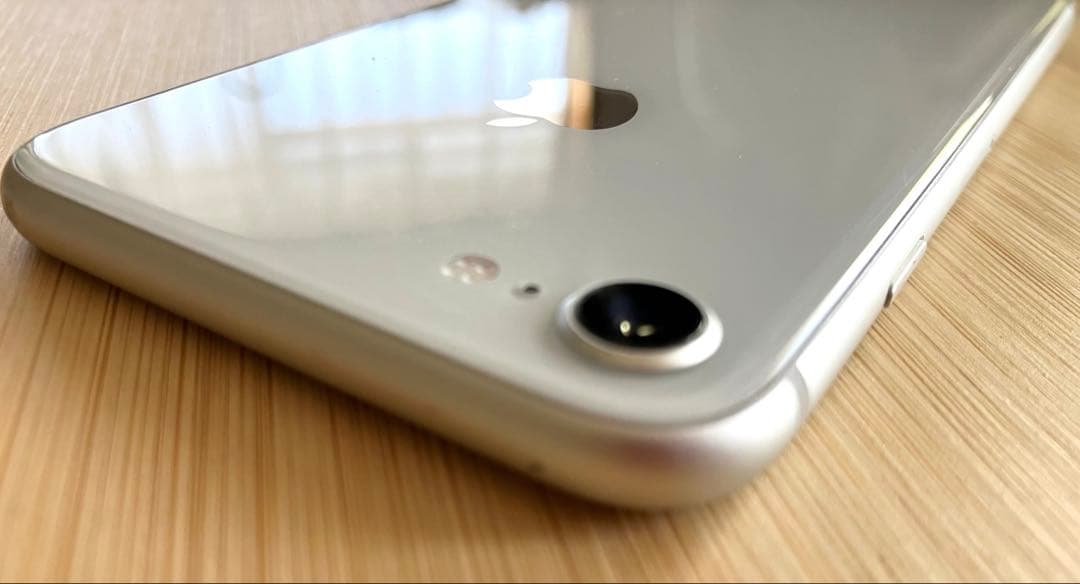 iphone8 シルバー64MB バッテリー100% SIMフリー ドコモ