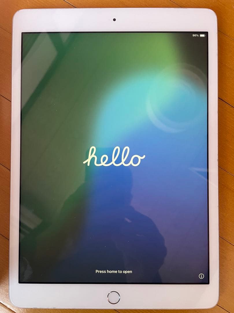 Apple iPad 第7世代　32GBシルバー 本体 充電ケーブル付き 訳あり