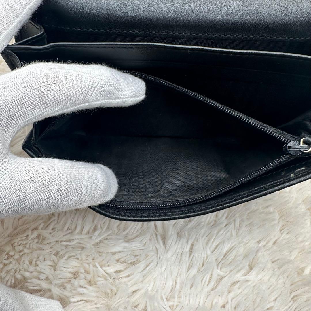 ✨美品✨グッチ　長財布　二つ折り財布　GG柄 ロゴプレート　レザー　黒