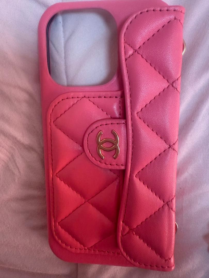 キルティングiPhoneケース チェーンショルダー