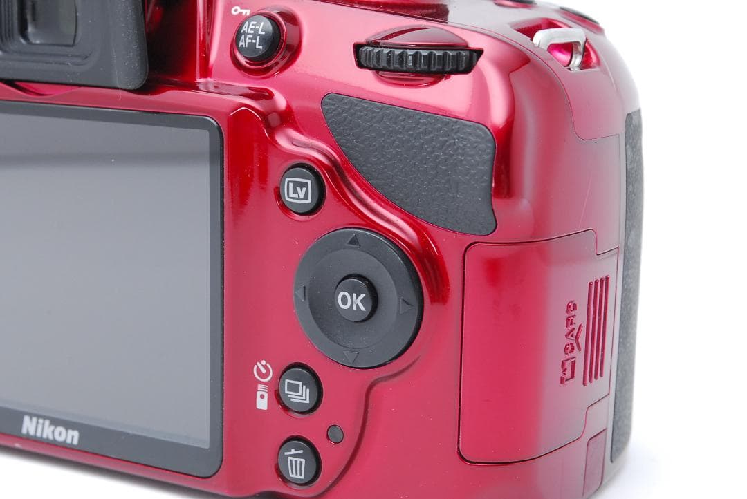 【新品級ショット数：２２１８枚】Nikon D3200　スマホ転送　希少　レッド