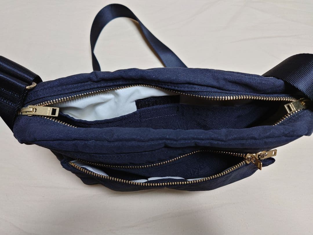 ポーター ブラック ショルダーバッグ　使いやすいサイズ