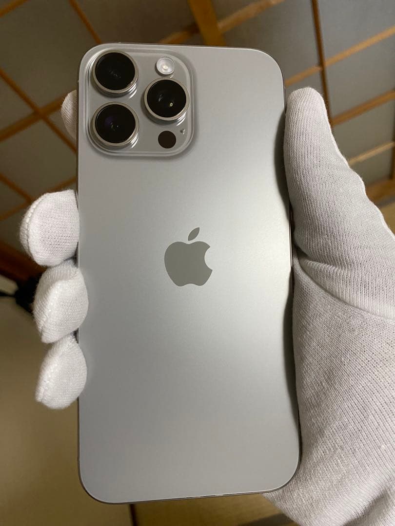非常に良好な状態。iPhone 16 Pro Max 256GB SIMフリー