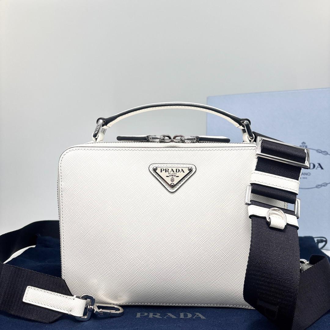 新品未使用/IC プラダ 2VH069 サフィアーノレザー ショルダーバッグ