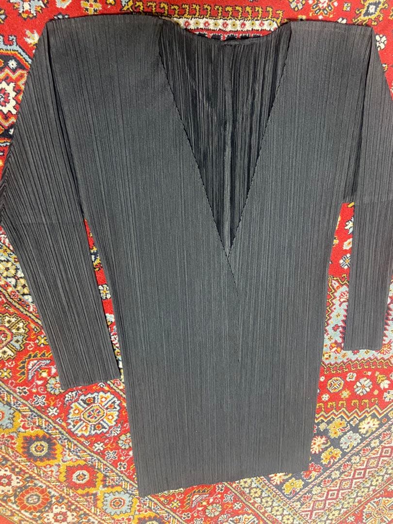 黒Mサイズ　Pleats Please カーディガン