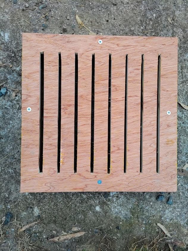 日本蜜蜂 重箱式巣箱4段 スライド底板 付巣門台座　スノコ付き