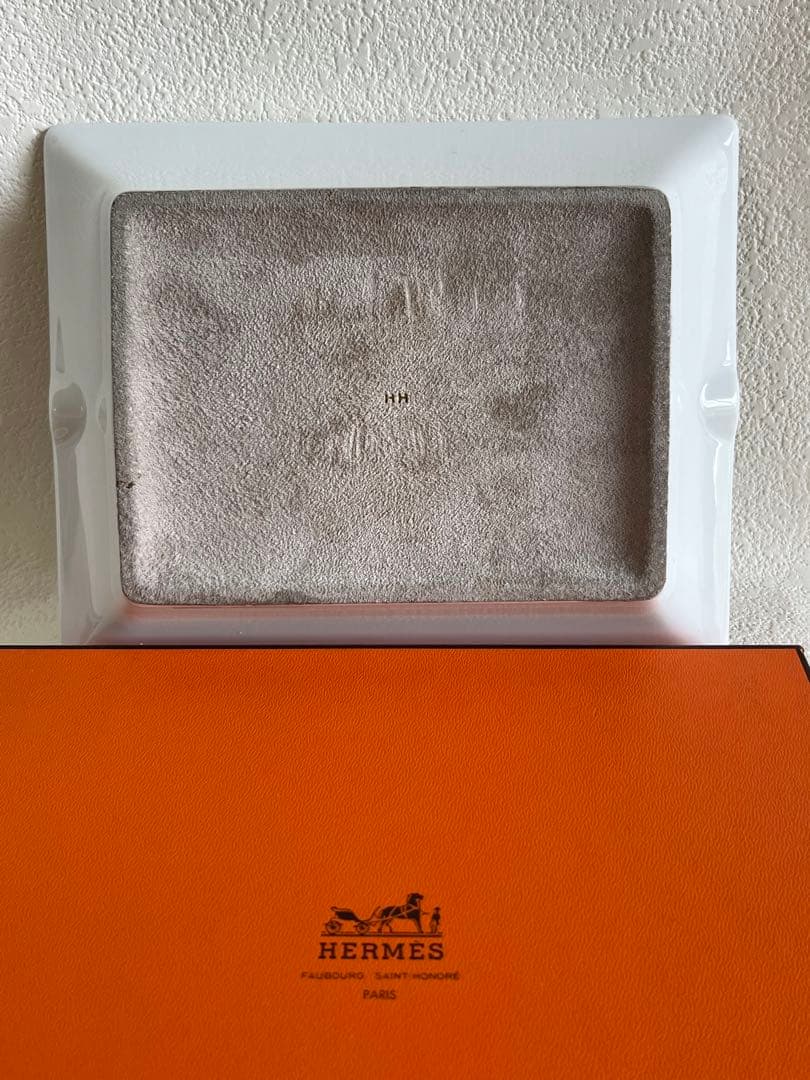 HERMÈS 陶磁器灰皿 ストライプデザイン馬柄