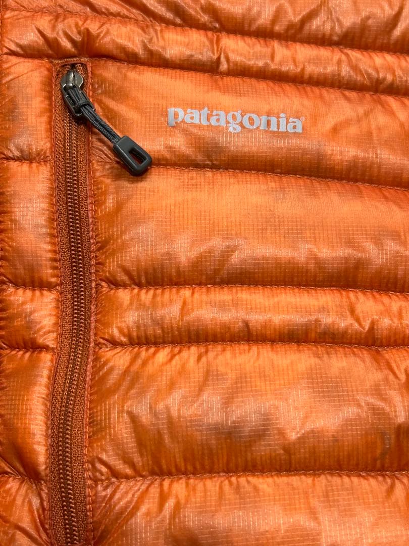 希少 極美品 パタゴニア ウルトラライトダウン フーディ S オレンジ