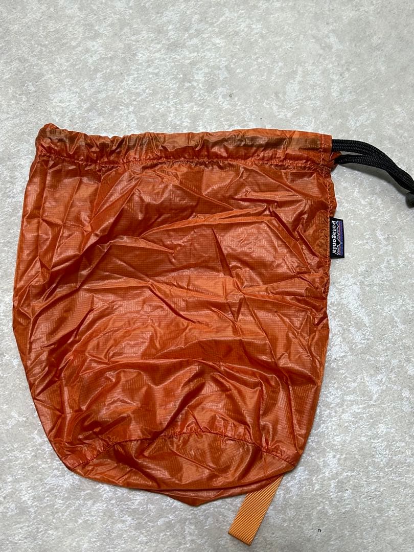 希少 極美品 パタゴニア ウルトラライトダウン フーディ S オレンジ