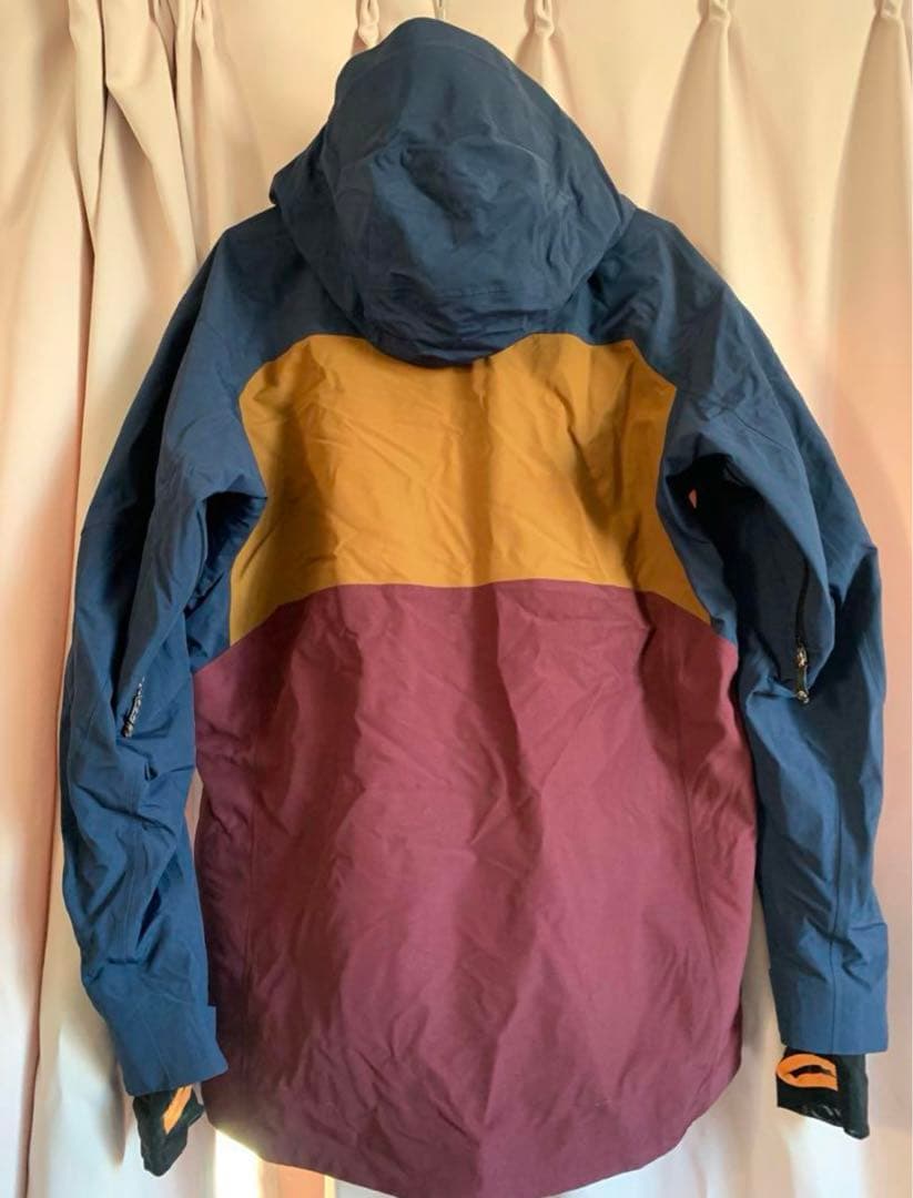【美品】バートンBurton AK スノーボードジャケット スウォッシュメンズS