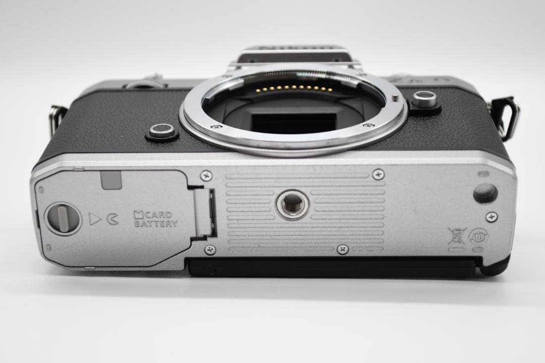 ★美品★ Nikon ニコン Z fc ミラーレス一眼カメラ シルバー ボディ