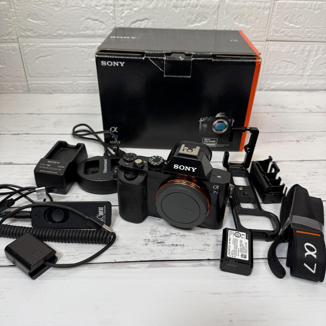 【格安出品】α7S　本体 ILCE-7S フルサイズ 付属品多数